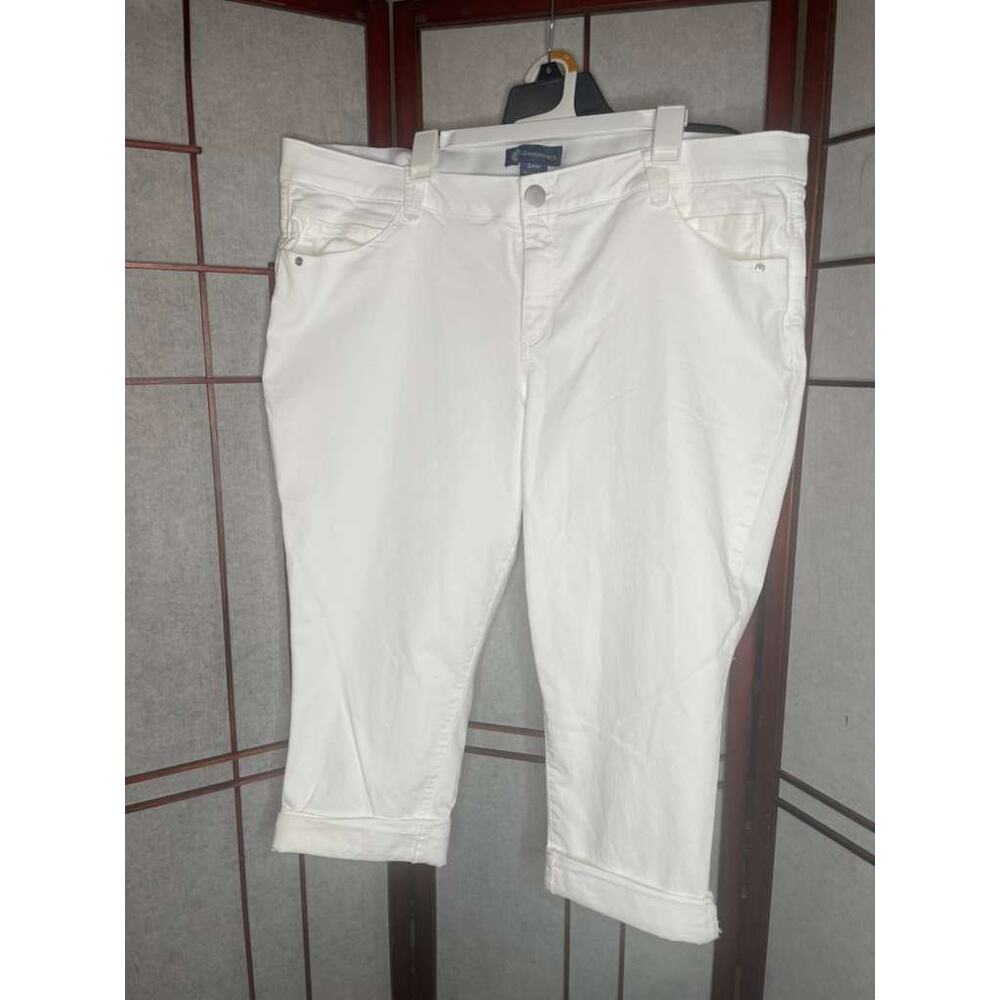 Democracy White "Ab"solution Capri Pants Size 24W - Picture 3 of 9